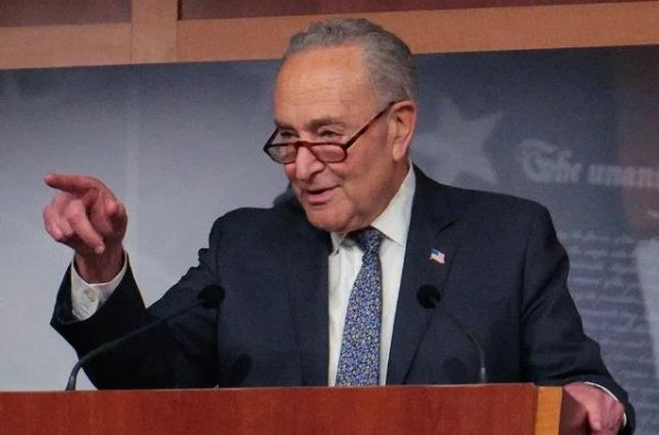 掌柜配资 舒默：“大而美”法案无可救药，有共和党议员宁愿退休也不投赞成票